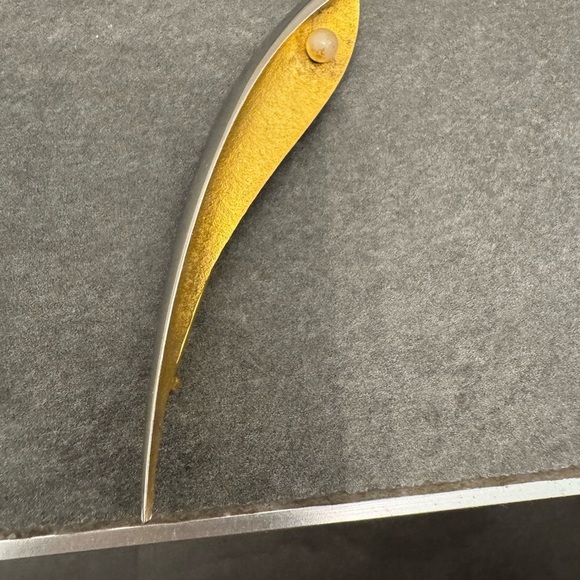 Elegant vintage Gold and Silver Brooch. Free with purchase of 50$ or more - Picture 4 of 6